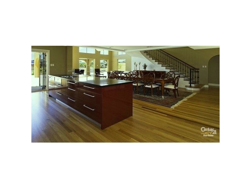 16 Saywell street, Bundall QLD 4217