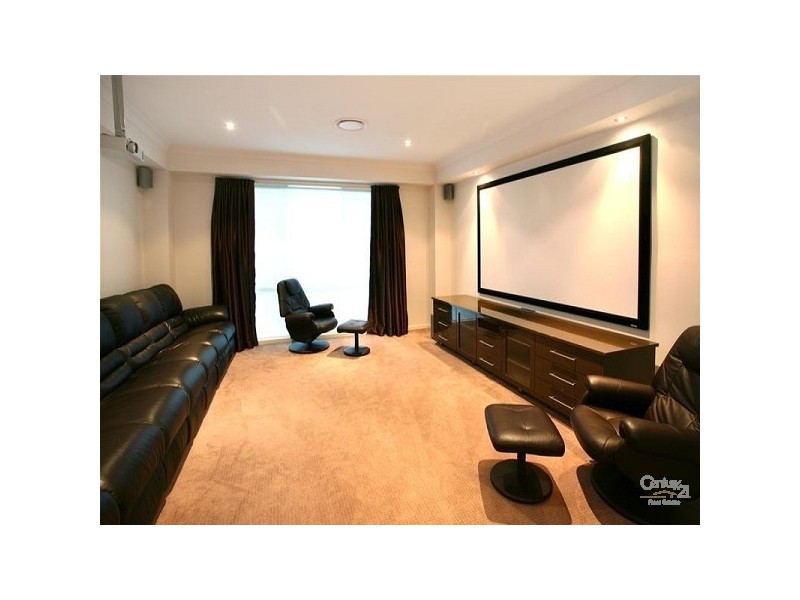 7019 Circa Vista Drive, Benowa QLD 4217