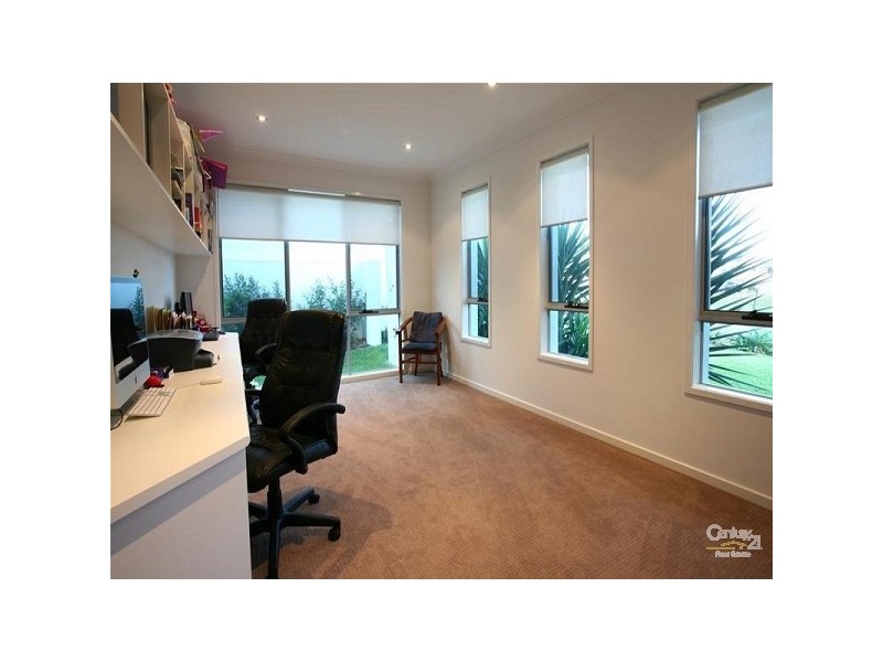 7019 Circa Vista Drive, Benowa QLD 4217