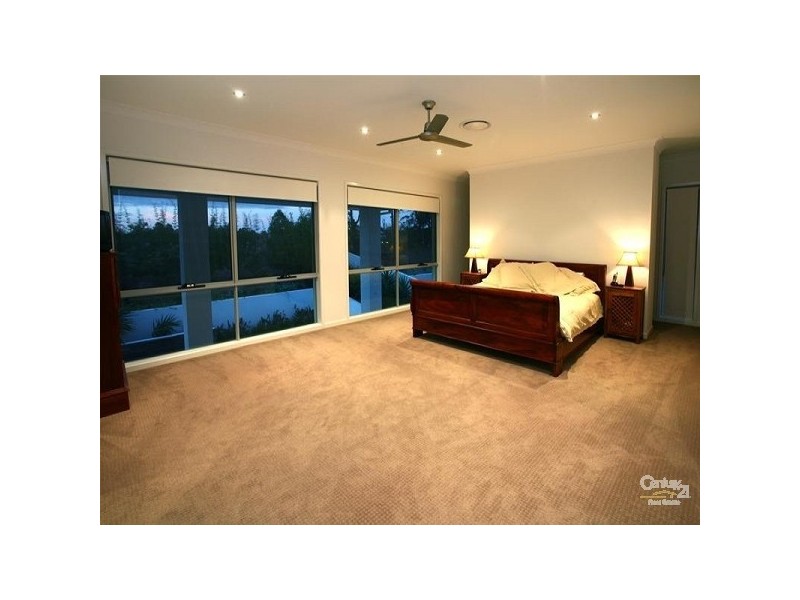 7019 Circa Vista Drive, Benowa QLD 4217