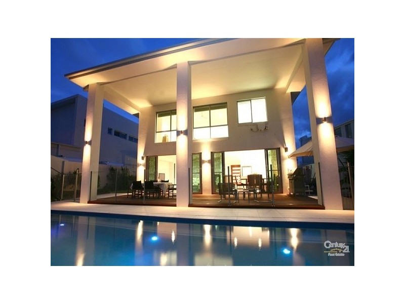 7019 Circa Vista Drive, Benowa QLD 4217