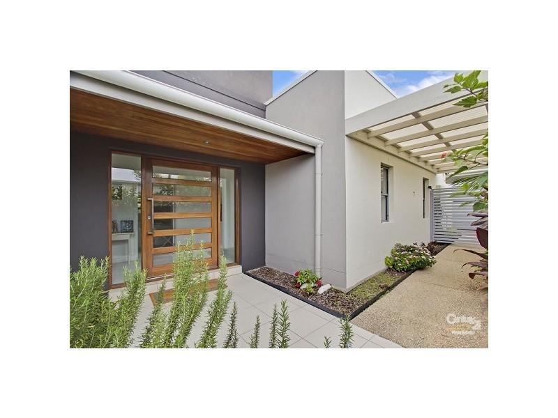 6020A Vista Drive, Benowa QLD 4217