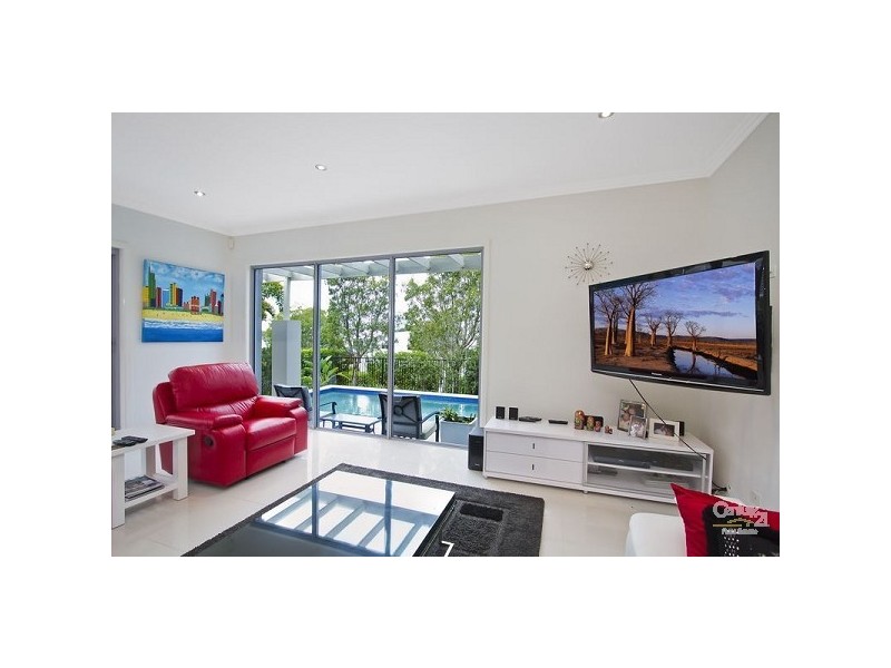 6020A Vista Drive, Benowa QLD 4217