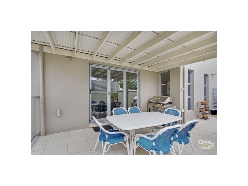 6020A Vista Drive, Benowa QLD 4217