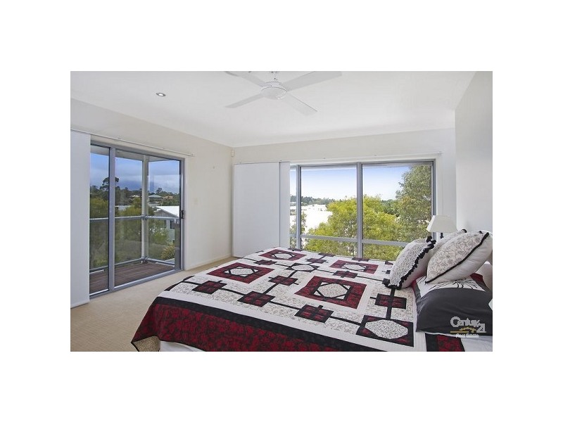 6020A Vista Drive, Benowa QLD 4217