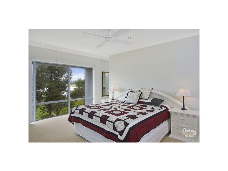 6020A Vista Drive, Benowa QLD 4217