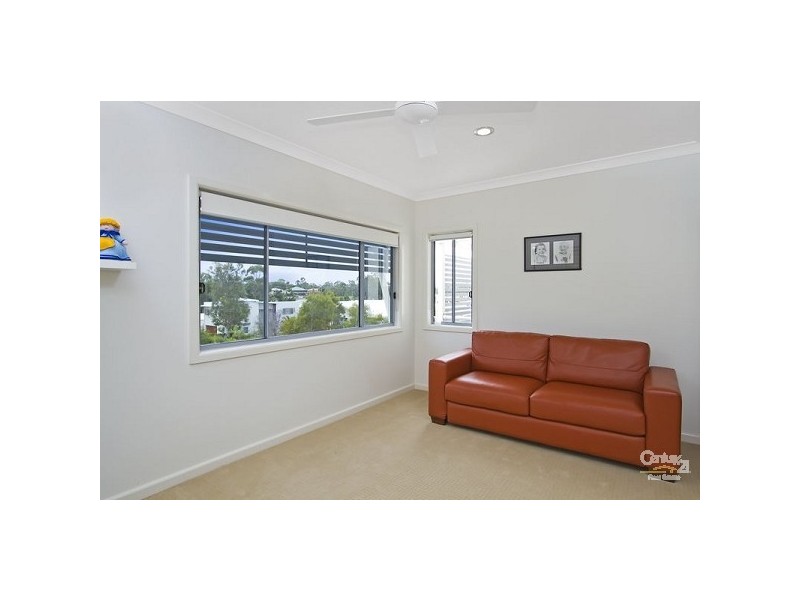 6020A Vista Drive, Benowa QLD 4217