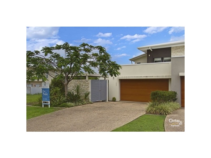 6020A Vista Drive, Benowa QLD 4217