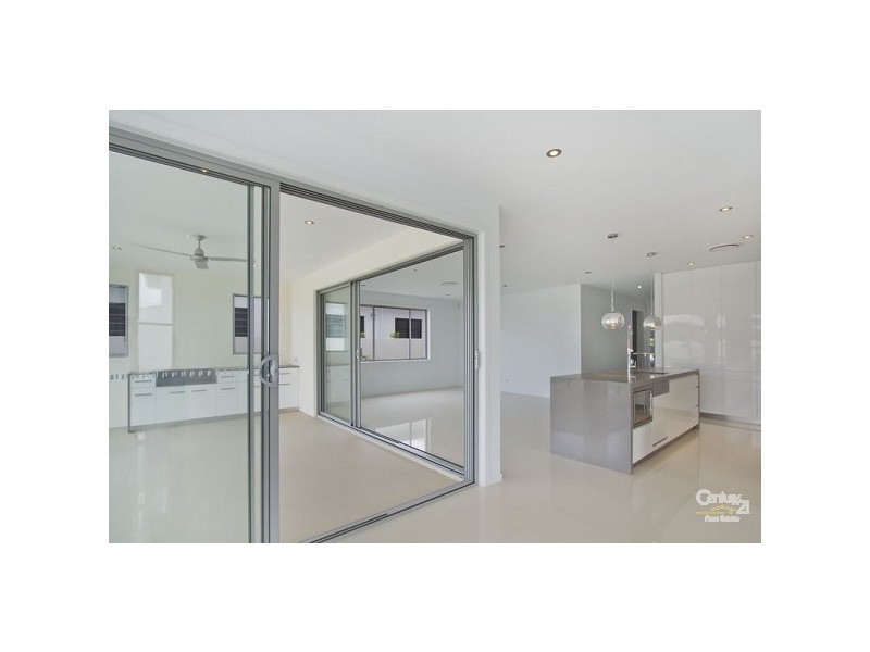 9003 Northview Parade, Benowa QLD 4217