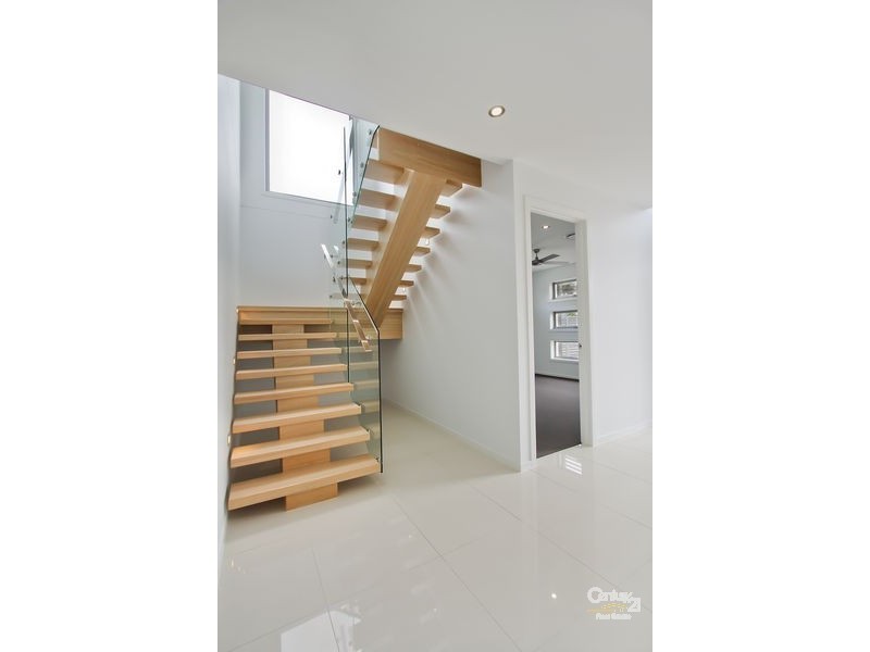 9003 Northview Parade, Benowa QLD 4217