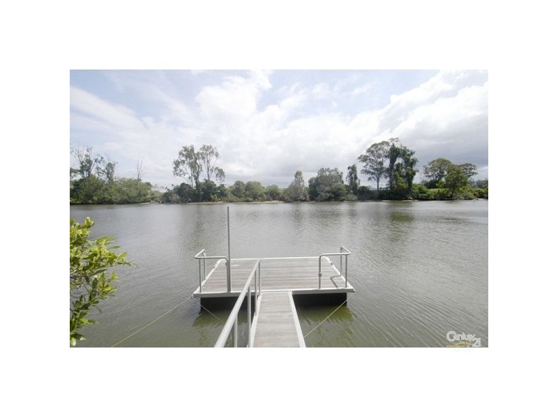 9 Riverbank Crt, Ashmore QLD 4214