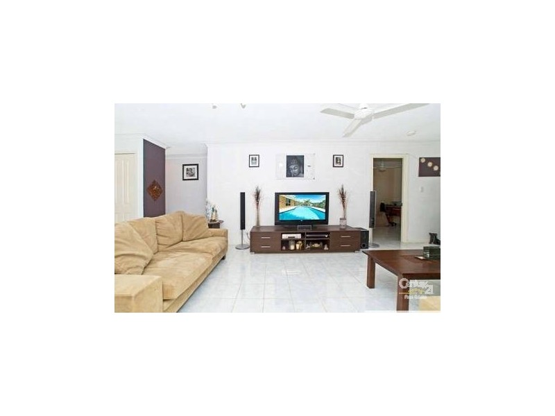 83 Paddington Drive, Carrara QLD 4211