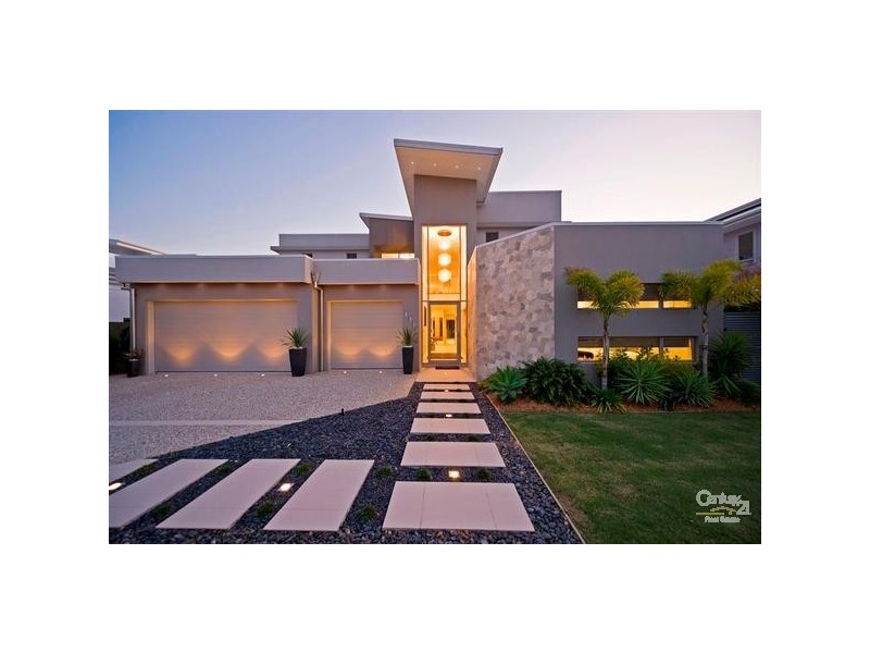 4002 The Boulevarde, Benowa QLD 4217