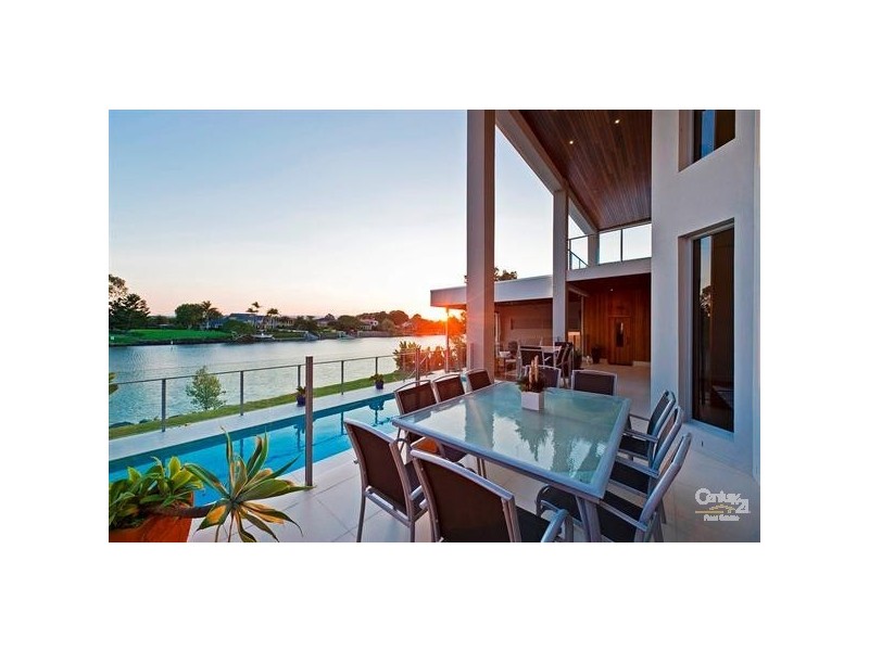 4002 The Boulevarde, Benowa QLD 4217
