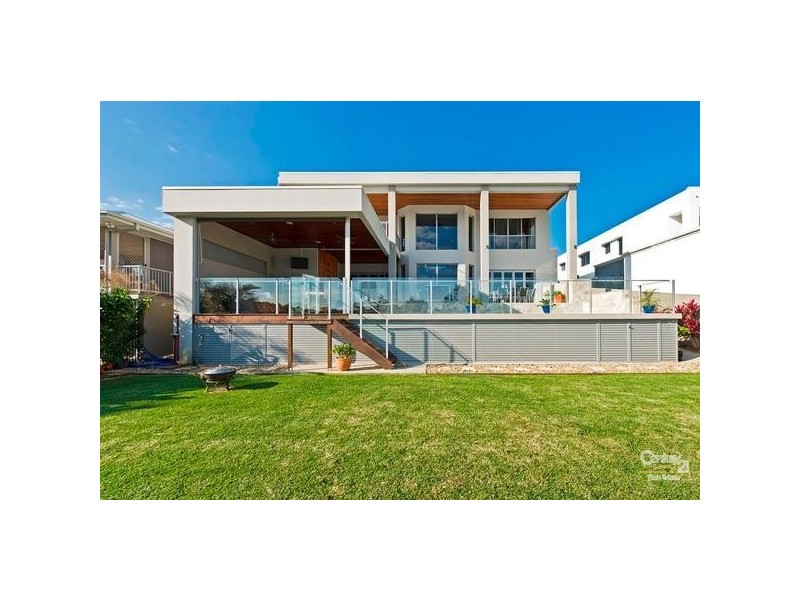 4002 The Boulevarde, Benowa QLD 4217
