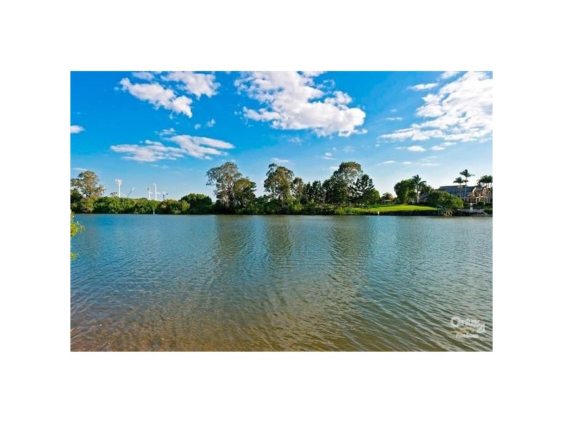 4002 The Boulevarde, Benowa QLD 4217