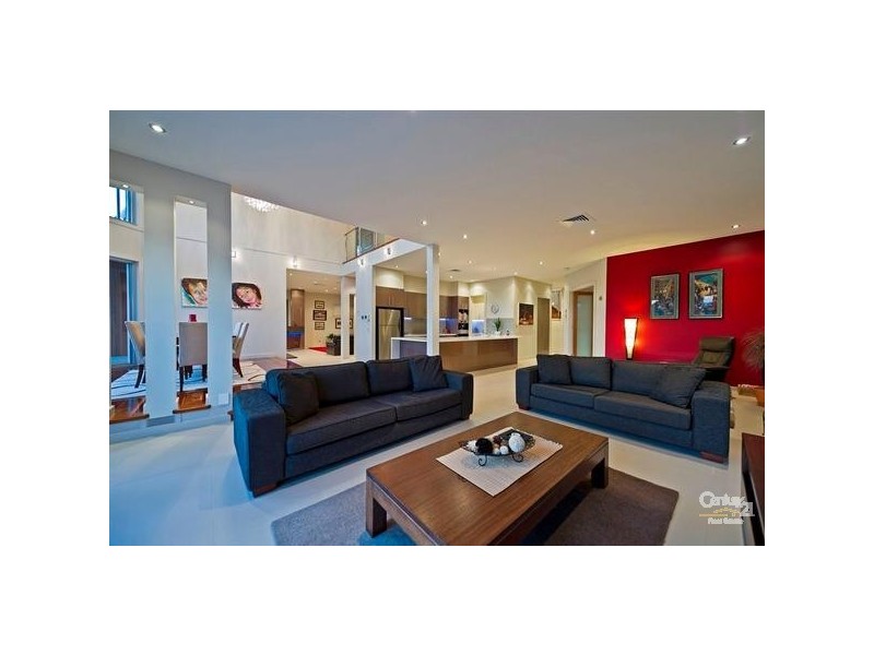 4002 The Boulevarde, Benowa QLD 4217