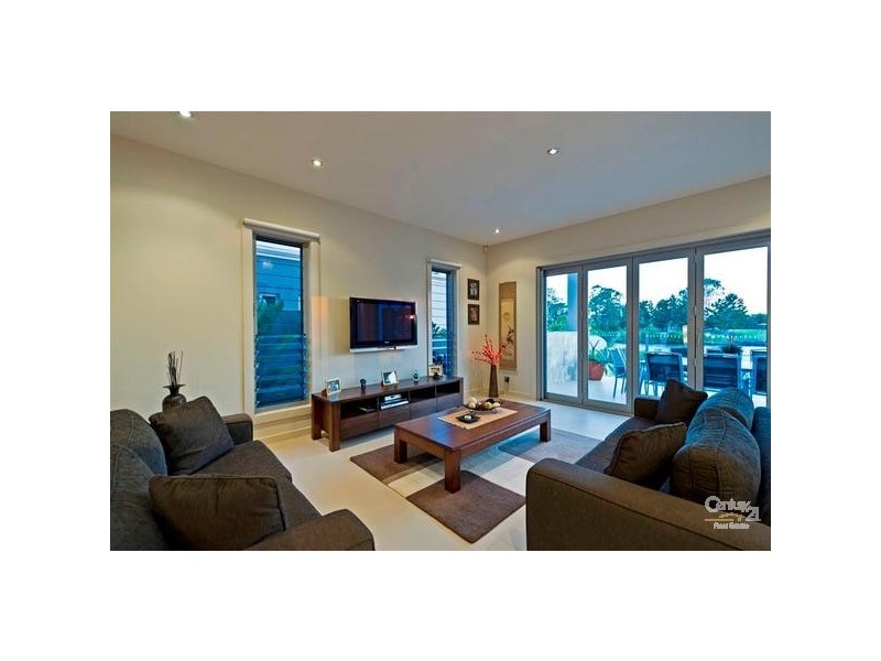 4002 The Boulevarde, Benowa QLD 4217