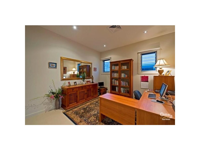 4002 The Boulevarde, Benowa QLD 4217
