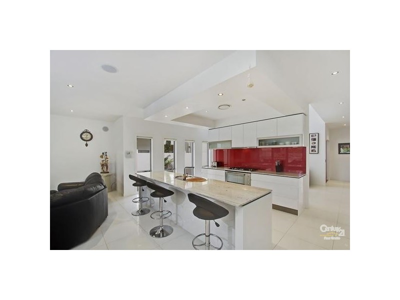 8002b Vista Drive, Benowa QLD 4217