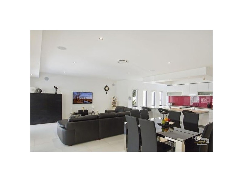 8002b Vista Drive, Benowa QLD 4217