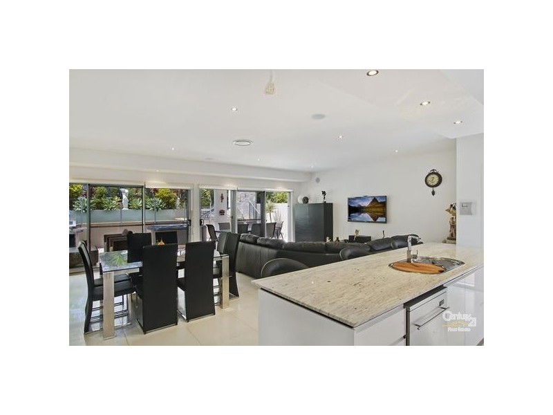 8002b Vista Drive, Benowa QLD 4217