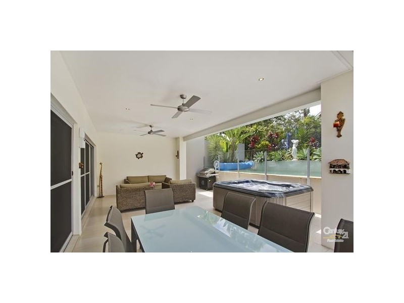 8002b Vista Drive, Benowa QLD 4217