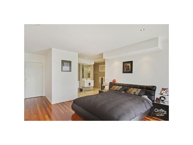 8002b Vista Drive, Benowa QLD 4217