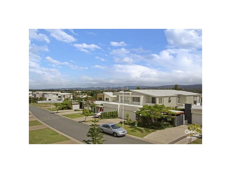 8002b Vista Drive, Benowa QLD 4217