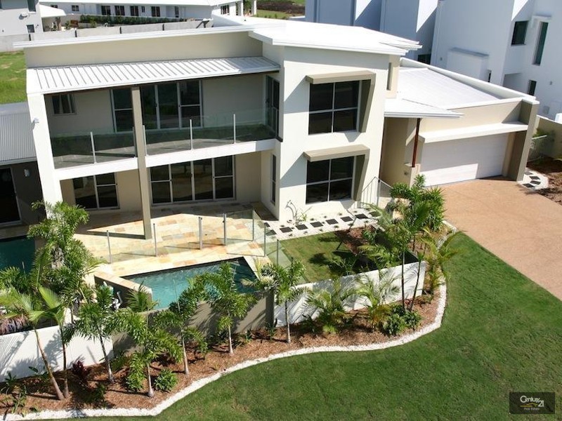 4024b The Boulevarde, Benowa QLD 4217