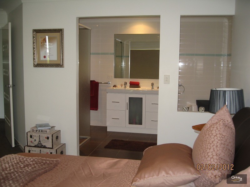 4024b The Boulevarde, Benowa QLD 4217