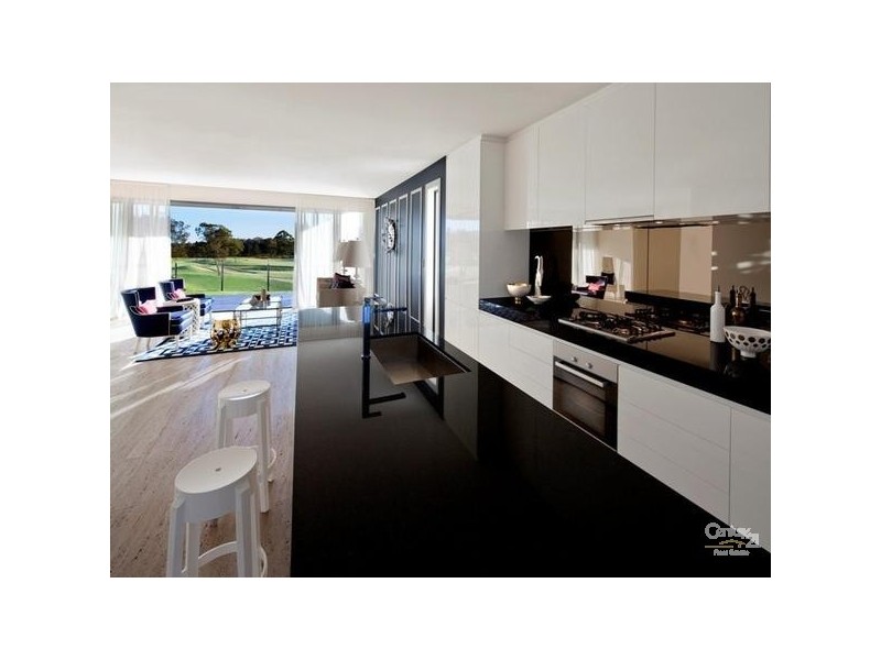 14 The Boulevarde, Benowa QLD 4217