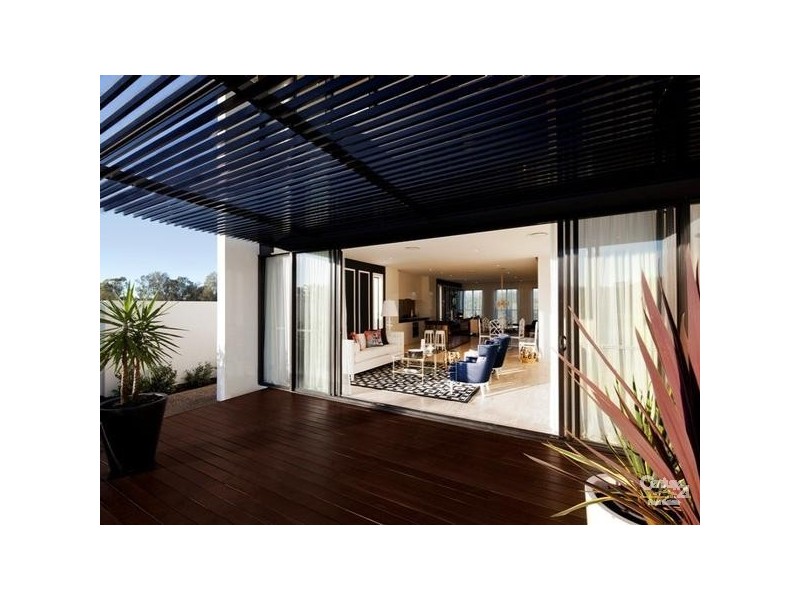 14 The Boulevarde, Benowa QLD 4217