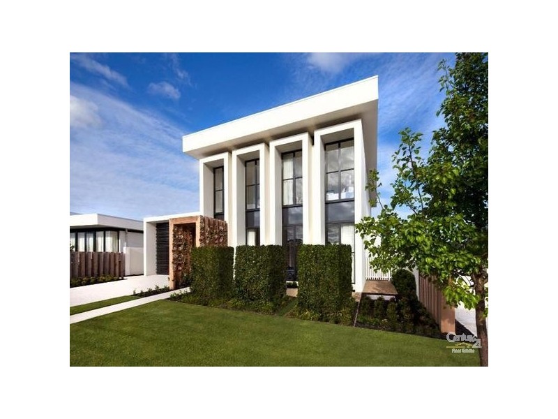 14 The Boulevarde, Benowa QLD 4217