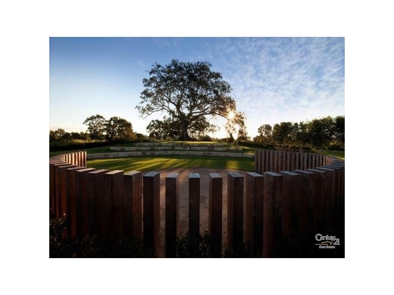 14 The Boulevarde, Benowa QLD 4217