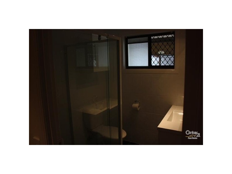 11 Alamau St, Benowa QLD 4217