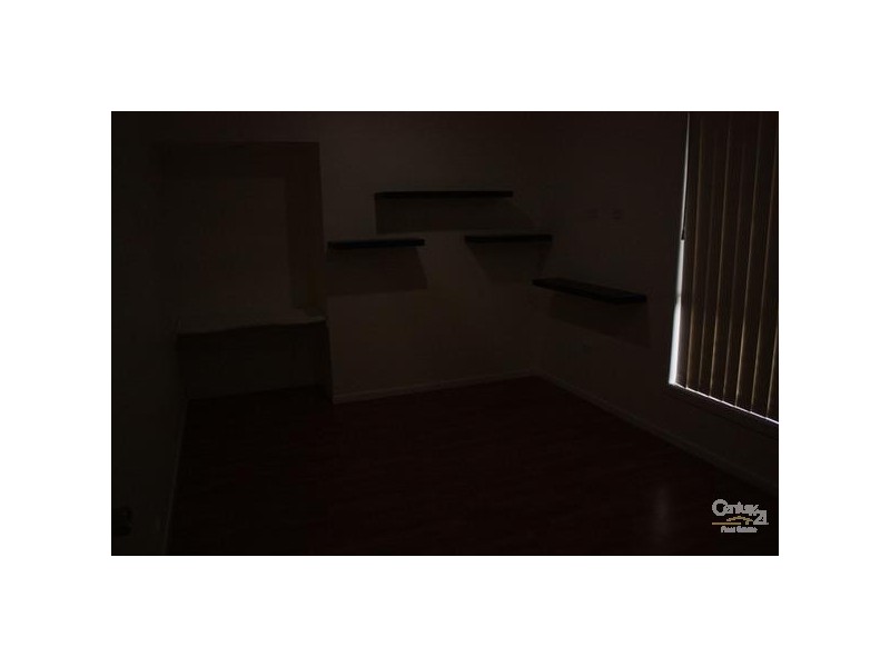 11 Alamau St, Benowa QLD 4217