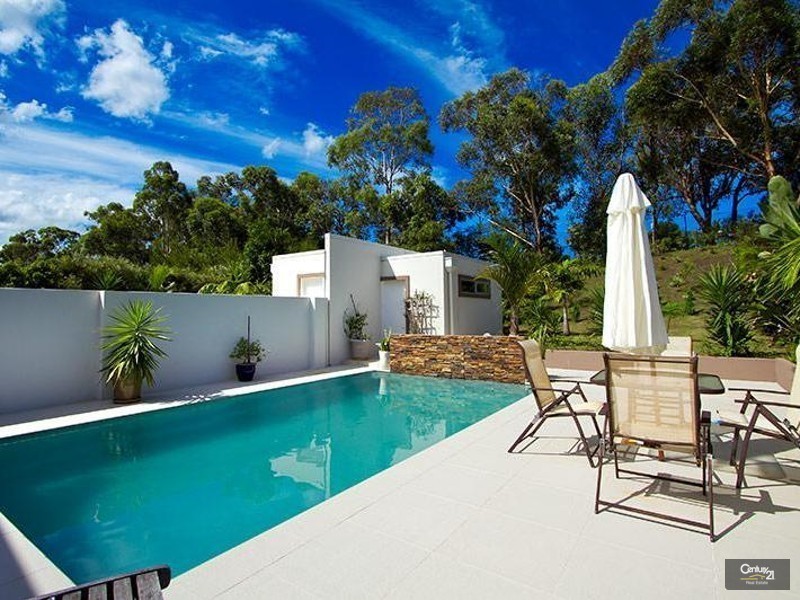 8010b Vista Drive, Benowa QLD 4217