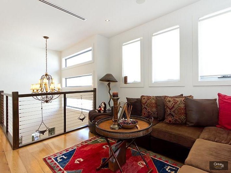 8010b Vista Drive, Benowa QLD 4217