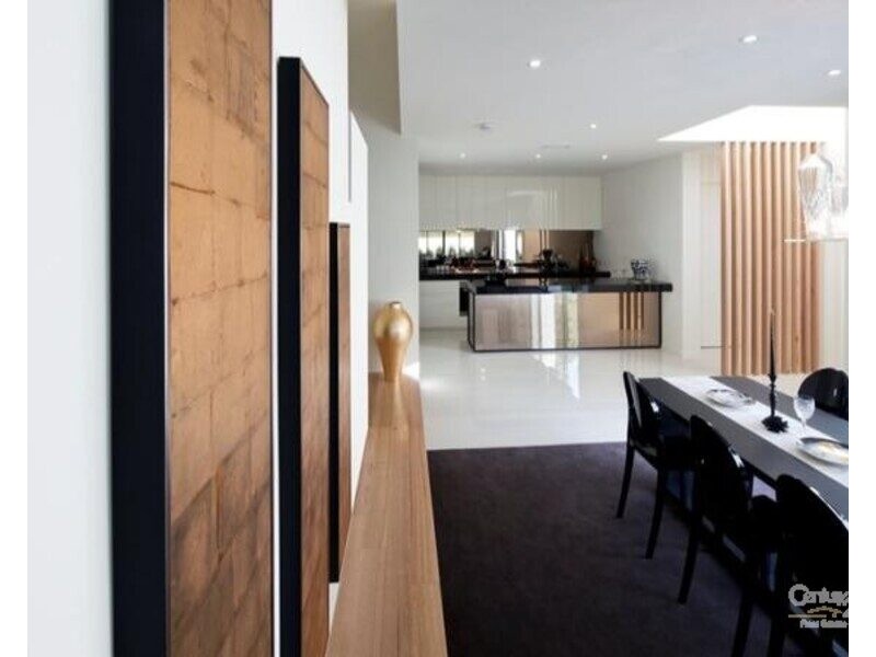 10026 The Boulevarde Lane, Benowa QLD 4217