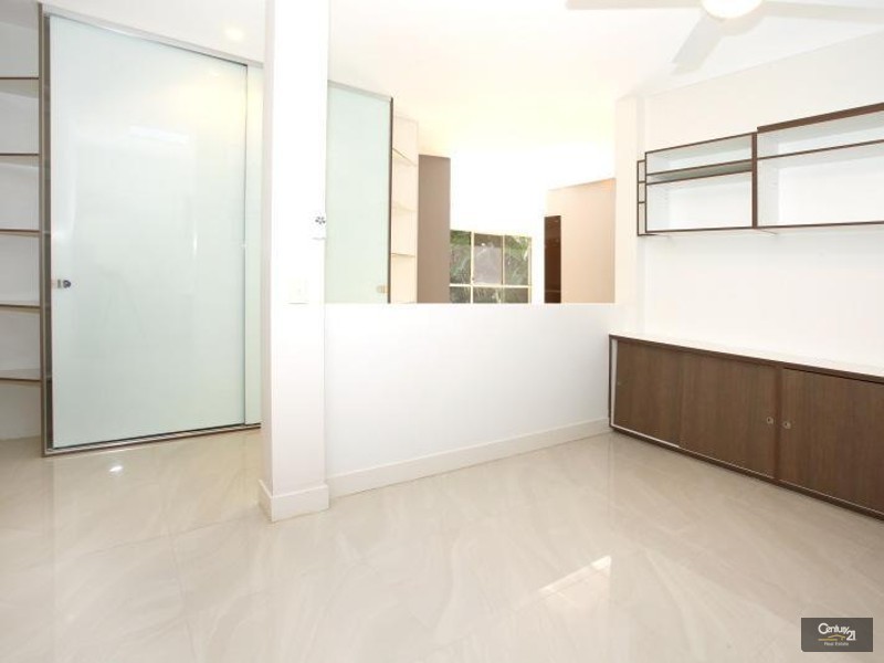 1021 Lakeview Tce, Benowa QLD 4217