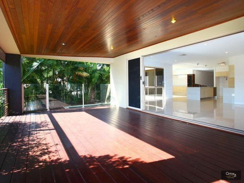 1021 Lakeview Tce, Benowa QLD 4217