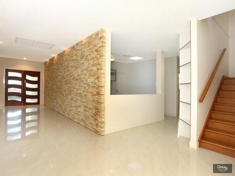 1021 Lakeview Tce, Benowa QLD 4217