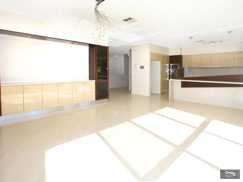 1021 Lakeview Tce, Benowa QLD 4217