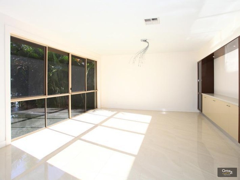 1021 Lakeview Tce, Benowa QLD 4217