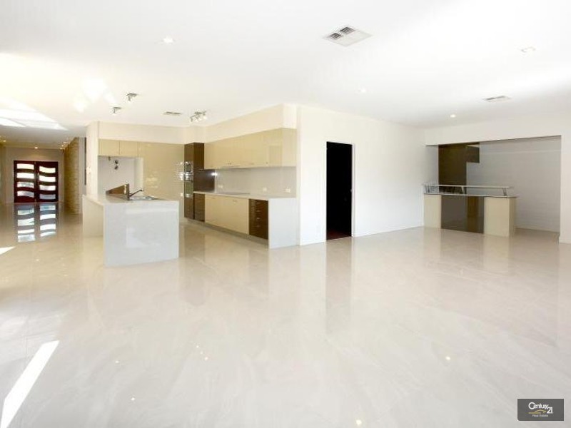 1021 Lakeview Tce, Benowa QLD 4217