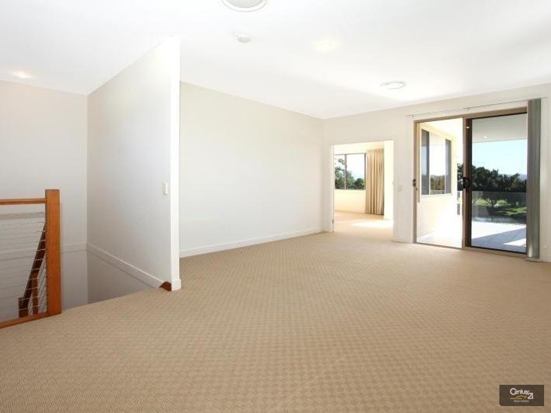 1021 Lakeview Tce, Benowa QLD 4217