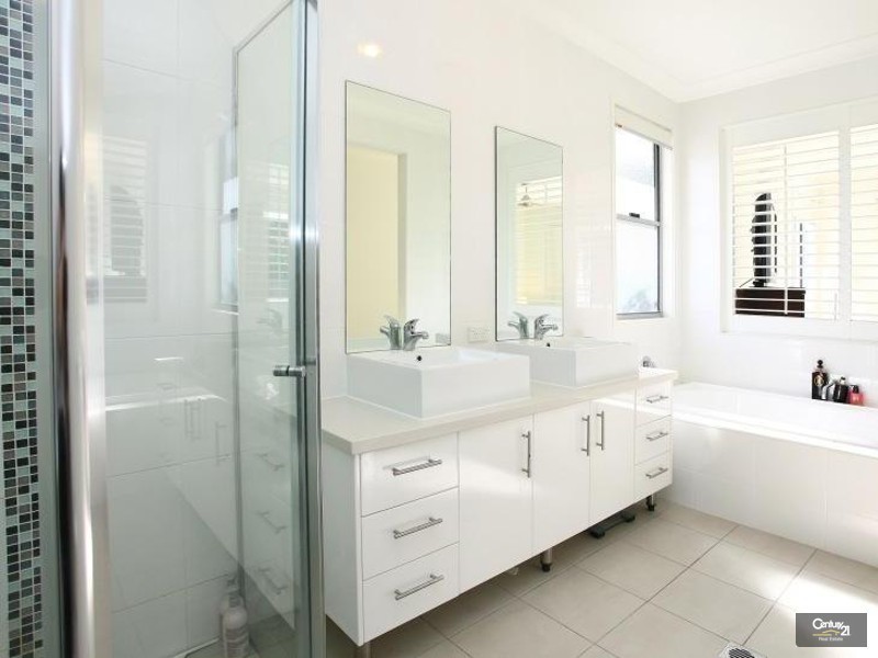 1012A Lakeview Tce., Benowa QLD 4217