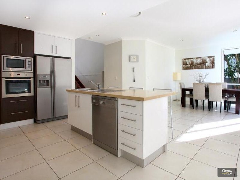 1012A Lakeview Tce., Benowa QLD 4217