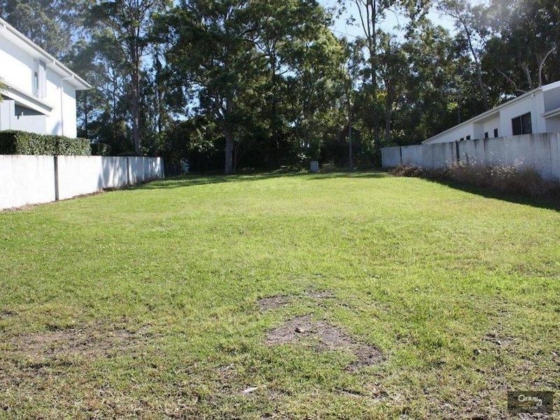 5009 Riverwood Grove, Benowa QLD 4217